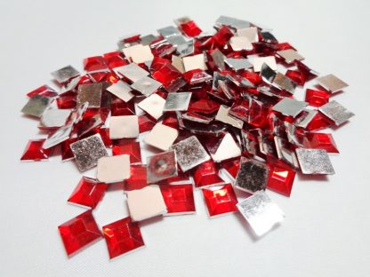 100 x 8mm Acrylic Squares Red