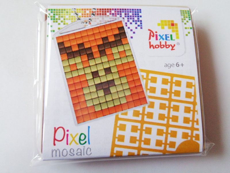 Pixelhobby Blank Keyring Accessories Kit - Mosaic Craft For Children's Parties, School, Santa - UK Made